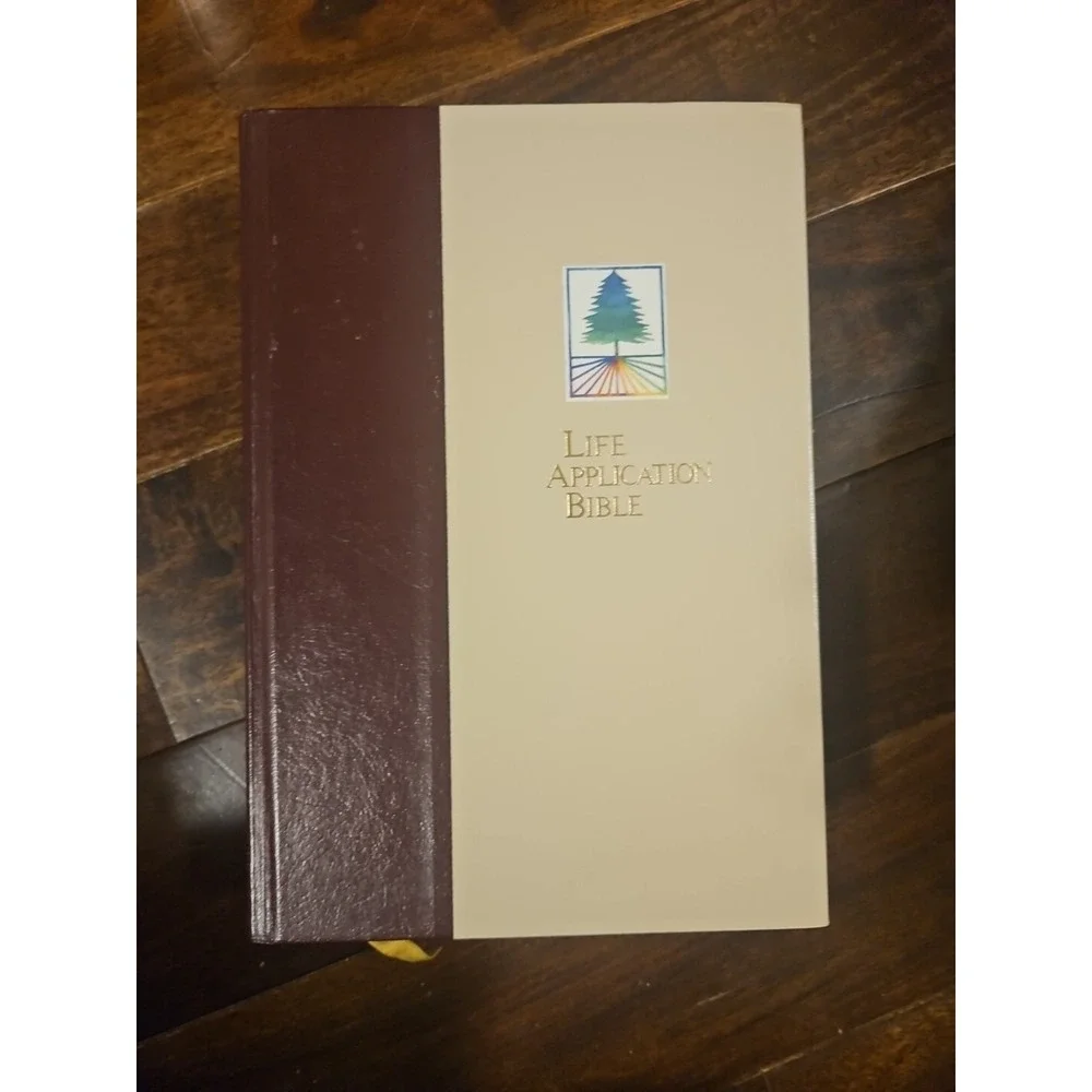 Life Application Bible: New International Version Hardback - VG condition